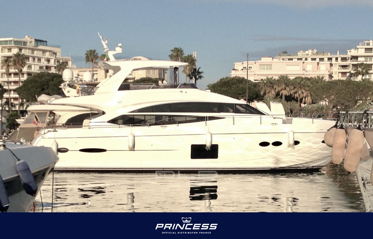 PRINCESS 72 