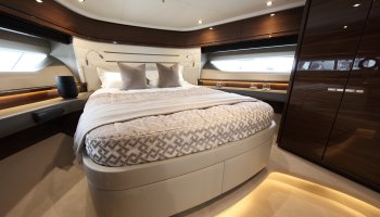 PRINCESS 68
