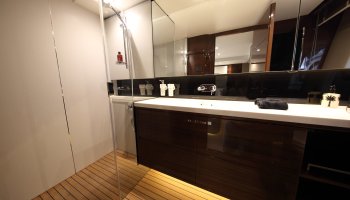 PRINCESS 68