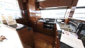 PRINCESS 68
