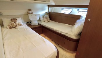 FERRETTI 681