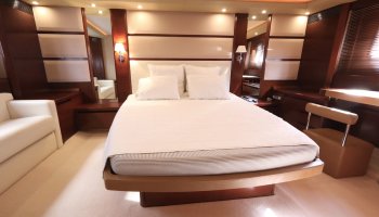 PRINCESS V70