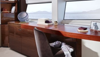 PRINCESS 35M