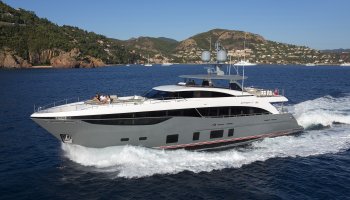 PRINCESS 35M
