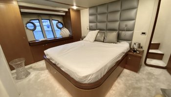 FERRETTI 681