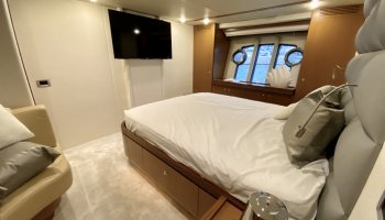 FERRETTI 681