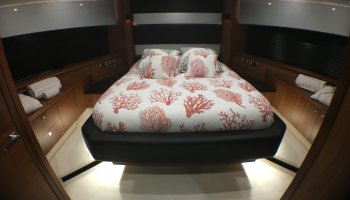 Sunseeker Predator 84
