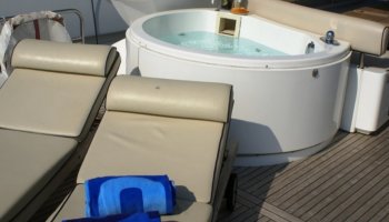 SUNSEEKER 90 Yacht