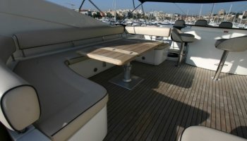 SUNSEEKER 90 Yacht