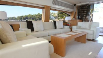 SUNSEEKER Predator 84