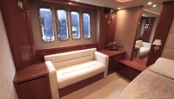 PRINCESS V70