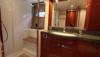 PRINCESS V70