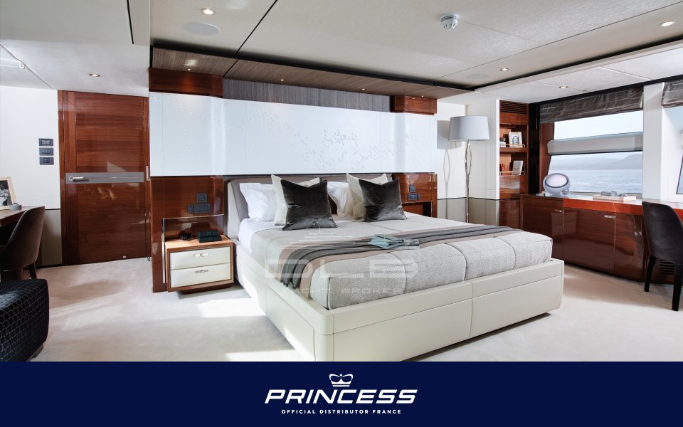 PRINCESS 35M
