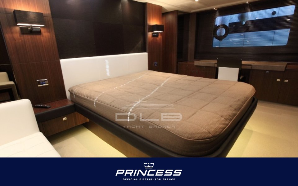 PRINCESS 72 